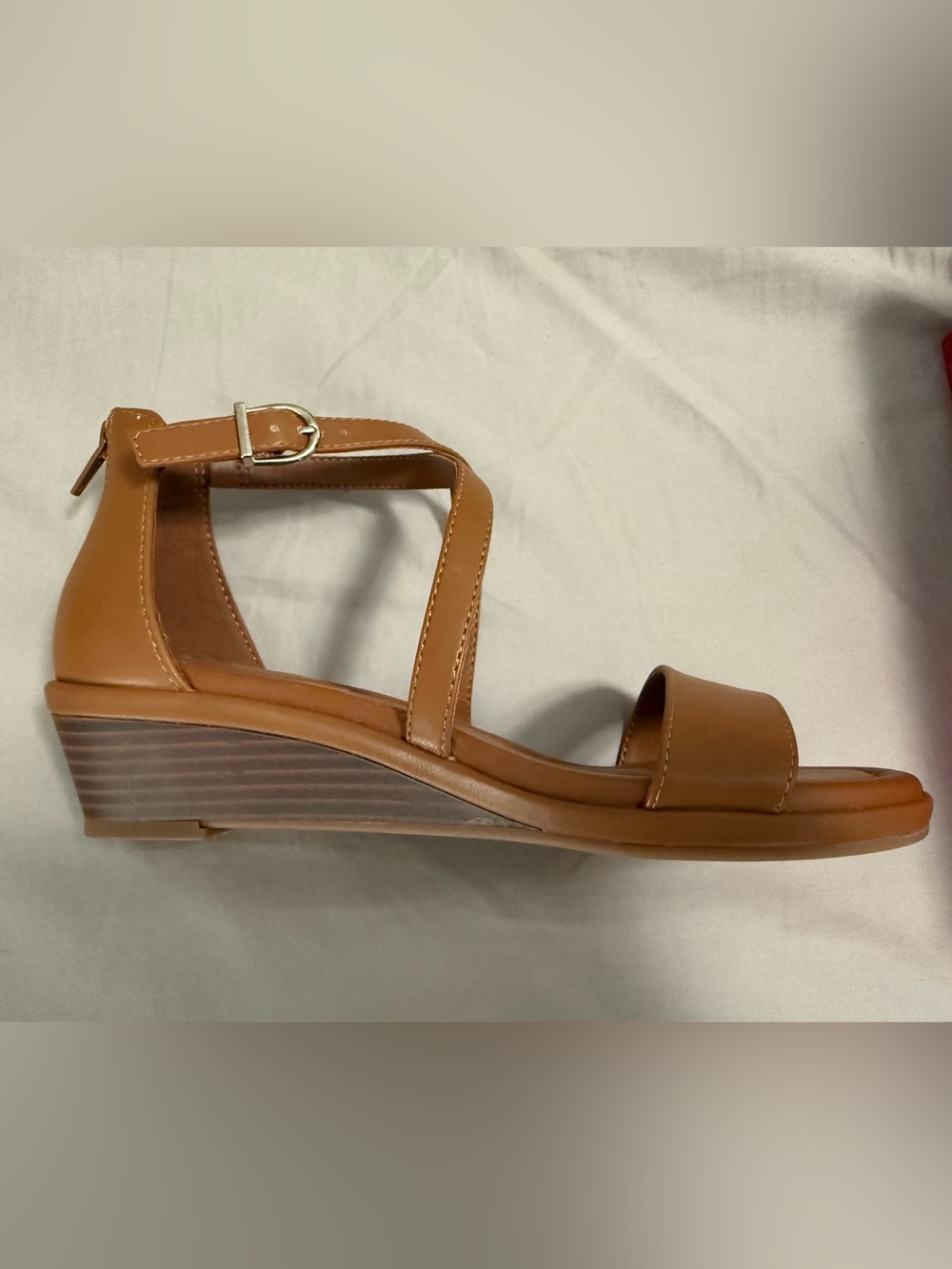 NWT Kelly & Katie’s Women’s Tan Strappy Wedge Sandals - Picture 6 of 7
